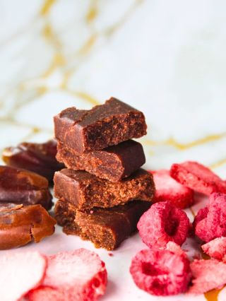 Když jde o svačinu pro vás a pro děti, kvalita surovin je to nejdůležitější. 🌿🍓 Melleni tyčinky obsahují jen ty nejlepší...